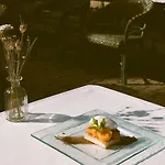 Du Lys Hotel