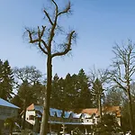 Du Lys Hotel Lamorlaye