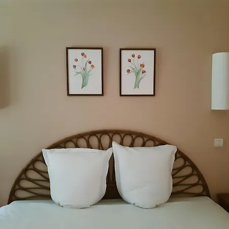 Du Lys Hotel Lamorlaye
