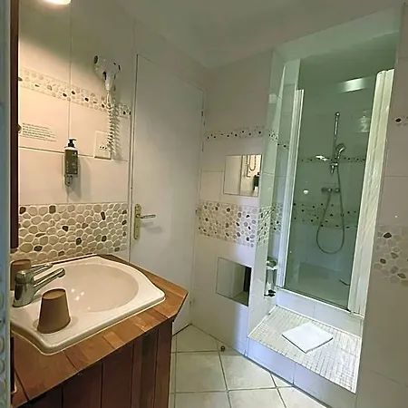 Du Lys 3* Lamorlaye