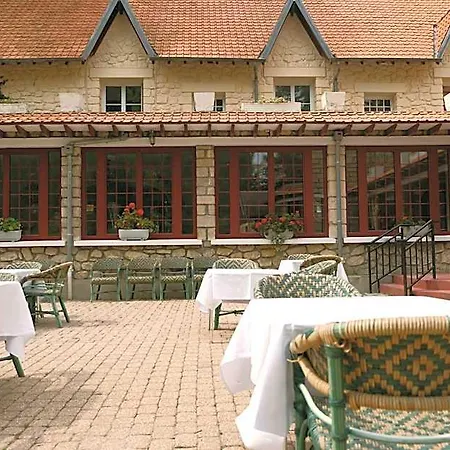 Du Lys Hotel Lamorlaye