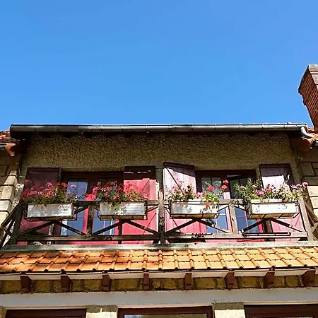 Du Lys Hotel 3*