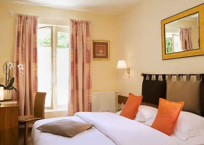 מלון Du Lys Lamorlaye